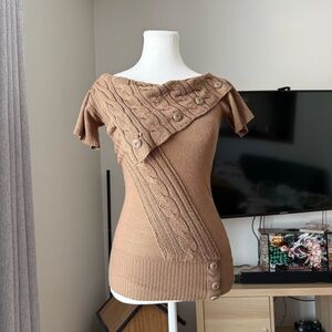 Unknown | women's xsmall-small Stylish Tan short-sleeve Cable Knit Sweater